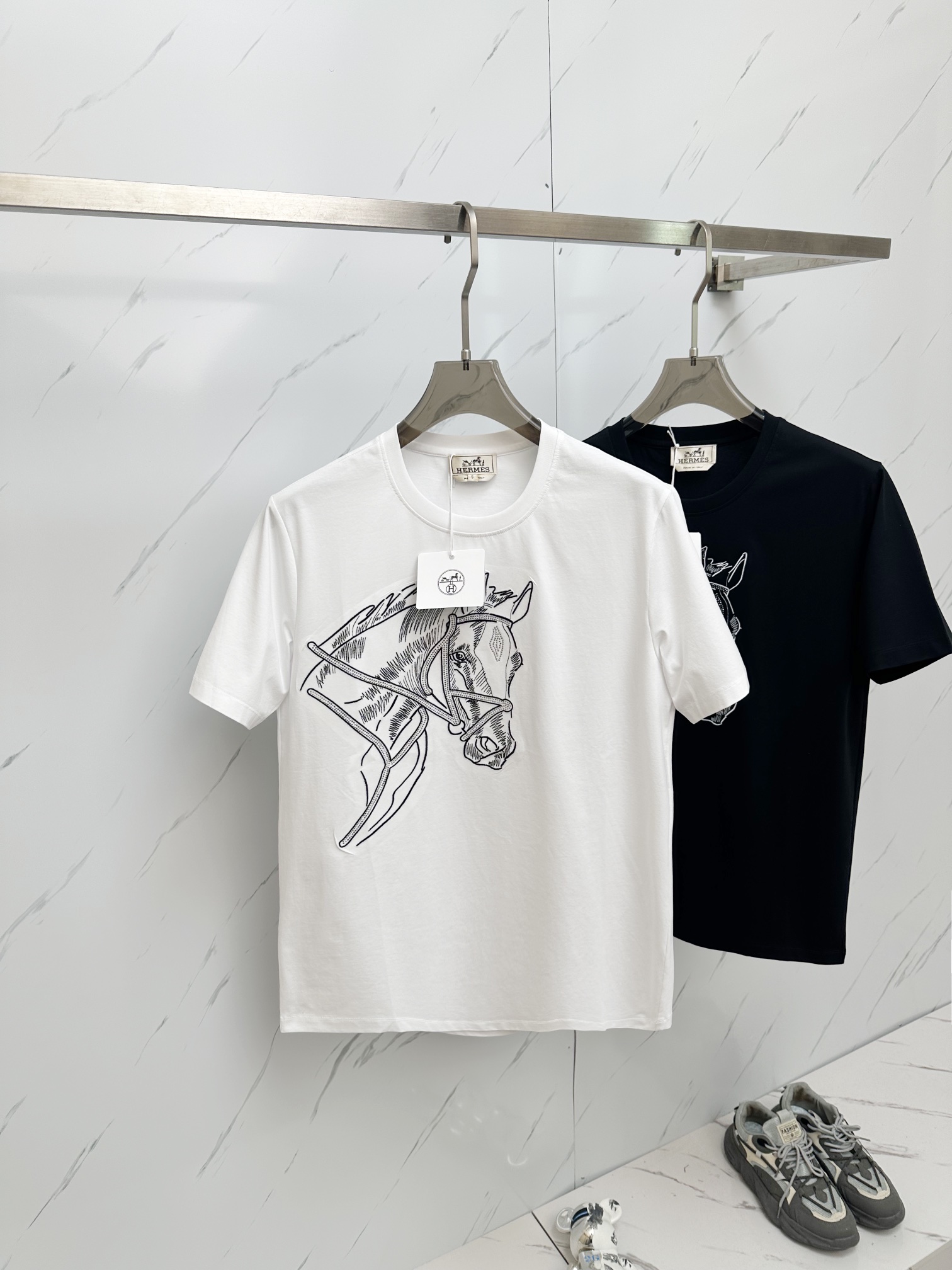 Designer High Replica
 Hermes Clothing T-Shirt Black White Set With Diamonds Men Summer Collection Short Sleeve