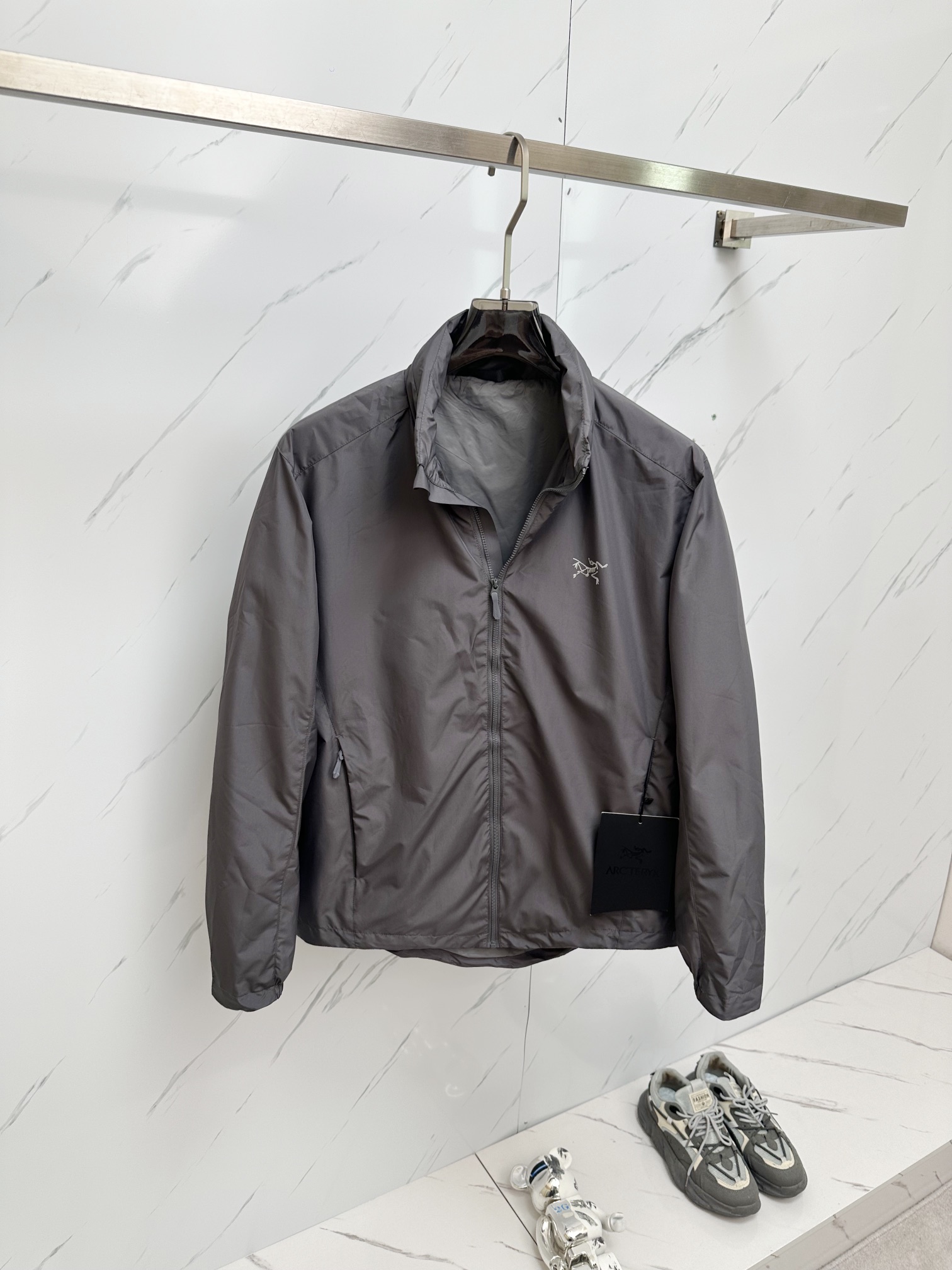 NO:146480,New autumn and winter jackets Original 1:1 custom hardware accessories are fully imported and customized. Welcome to counter comparison. Super soft Super heavy fabrics have a perfect fit. Pay attention to the super comfortable fabric. Exclusive model. Non-market goods. Same size for men and women. 48-56,,jackets & coats,alexander wang19860909秋冬新款夹克 原版1:1订制五金配件全进口原版定制 欢迎专柜对比 超柔软 超级重面料做工杠杠的版型完美 注意面料超舒服 独家款 非市场货 男女同款尺码 48—56,,jackets & coats,alexander wang,Men's clothing