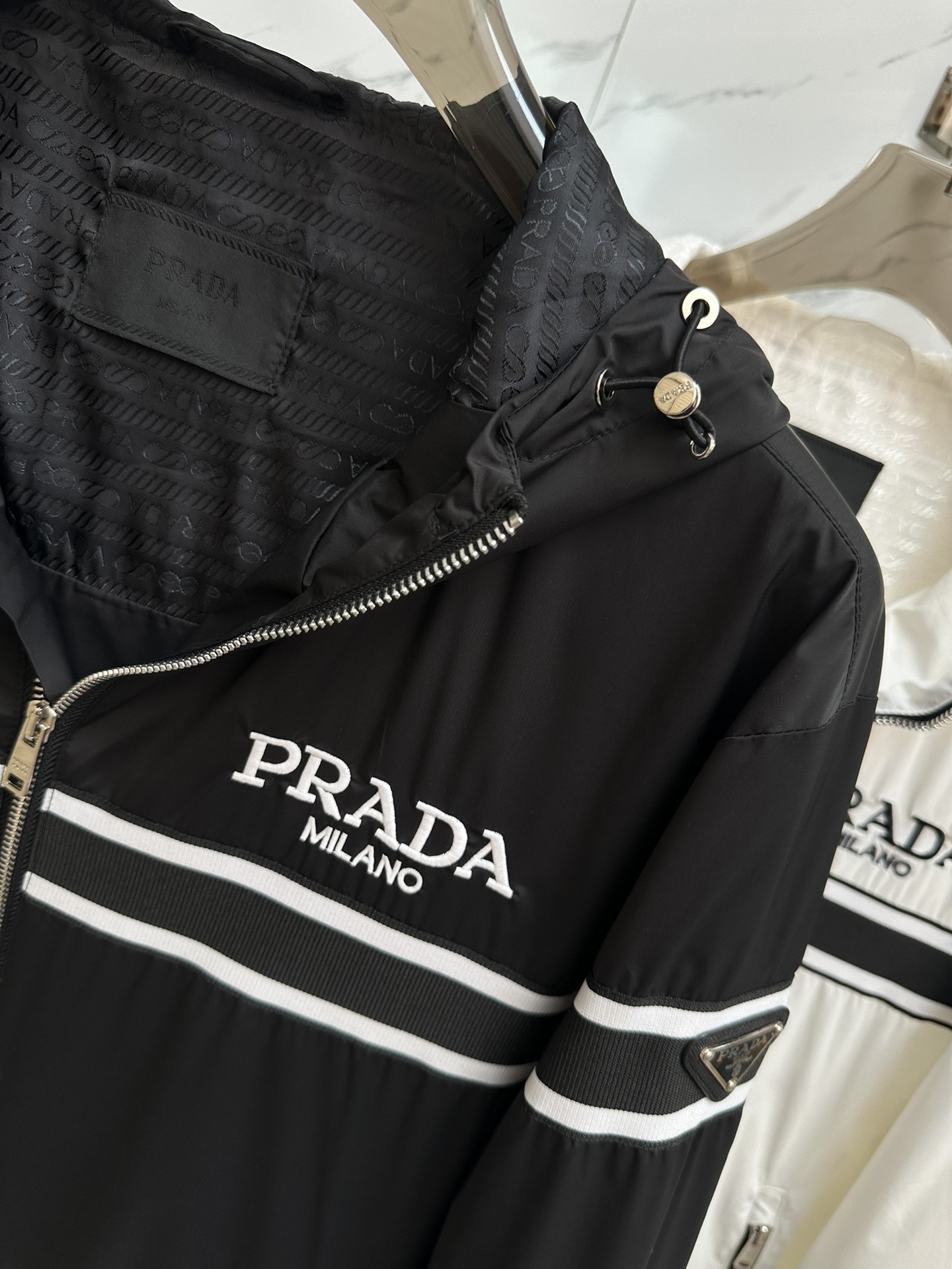 PRADA2024秋冬新款棉服夹克原版1:1订制五金配件全进口原版定制欢迎专柜对比超柔软超级重工面料做工