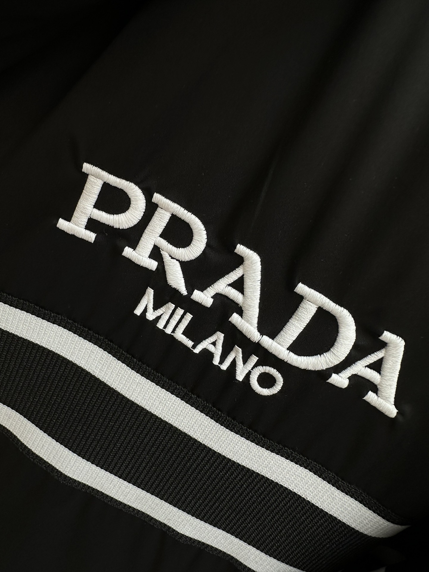 PRADA2024秋冬新款棉服夹克原版1:1订制五金配件全进口原版定制欢迎专柜对比超柔软超级重工面料做工