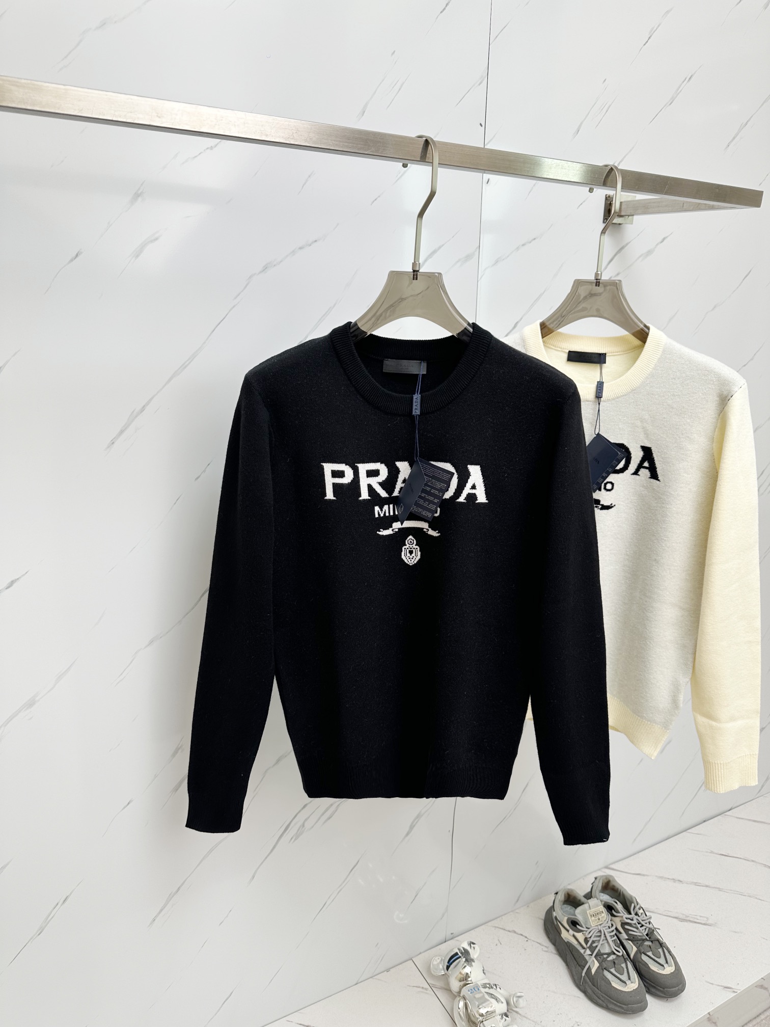 PRADA2024新款秋冬针织毛衣进口针织羊毛精心打造！手感非常柔软专柜原版定制三标齐全码数M2XL