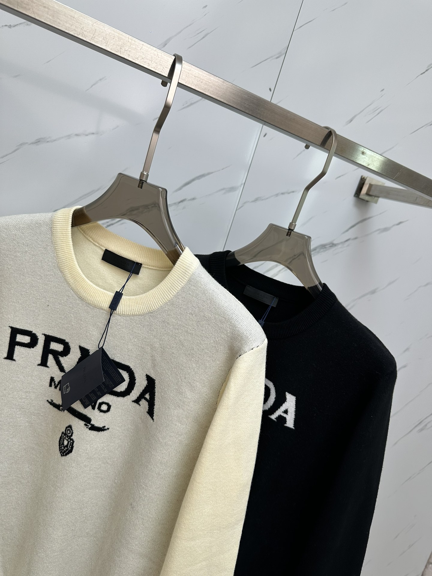 PRADA2024新款秋冬针织毛衣进口针织羊毛精心打造！手感非常柔软专柜原版定制三标齐全码数M2XL