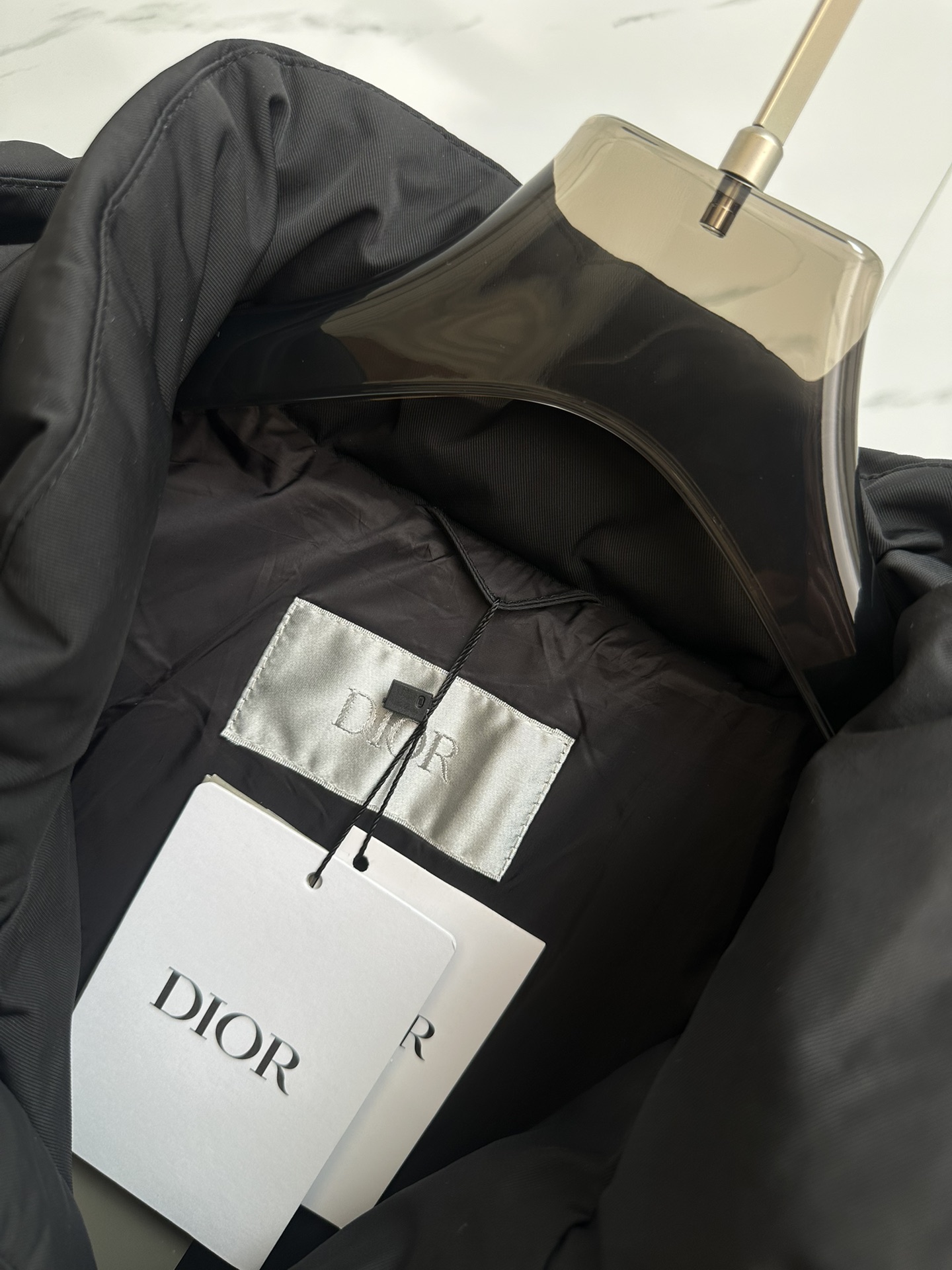 DIOR羽绒服2024秋冬新款羽绒服原版1:1订制五金配件全进口原版定制欢迎专柜对比绝对的高品质采用顶级