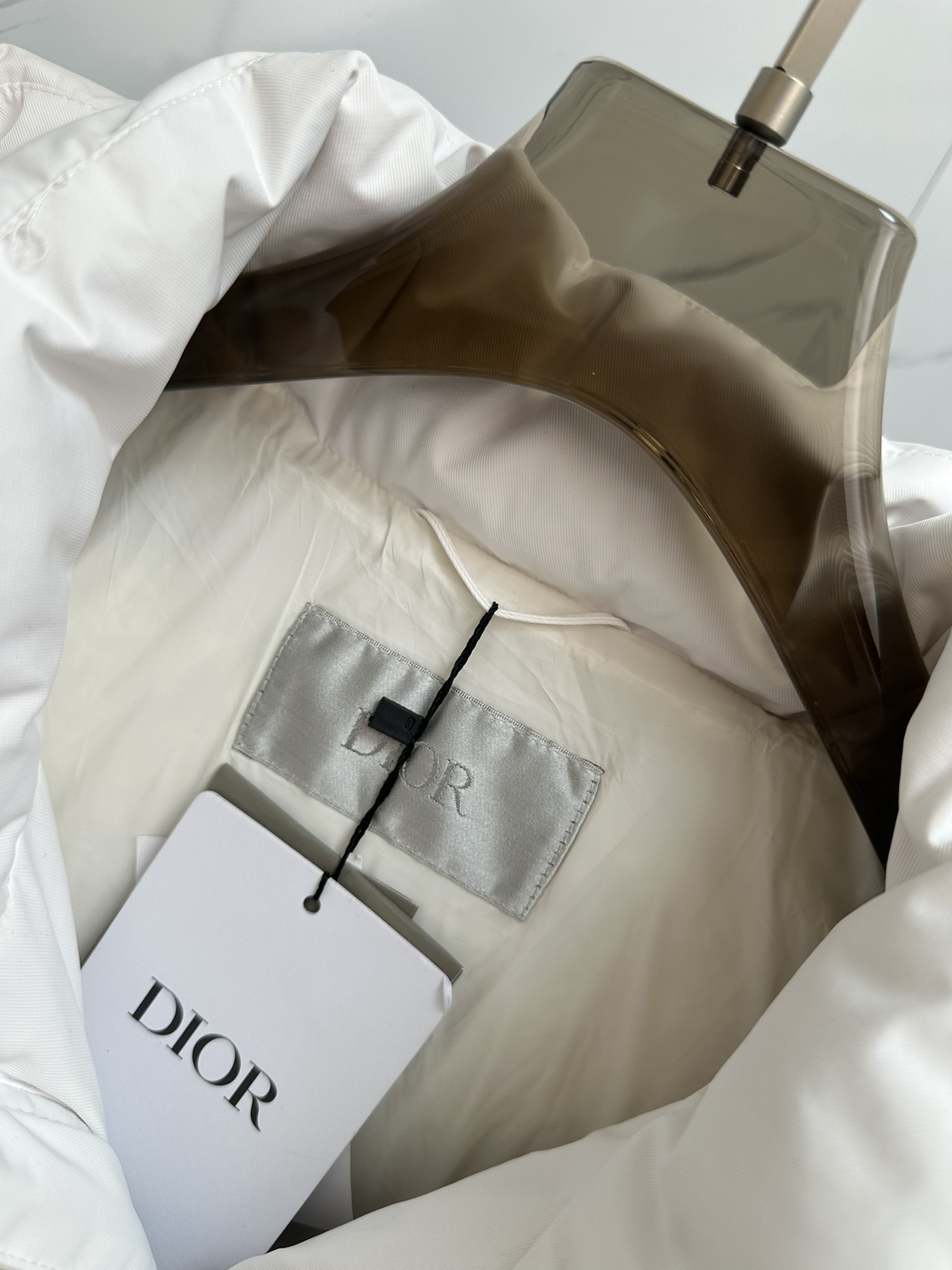 DIOR羽绒服2024秋冬新款羽绒服原版1:1订制五金配件全进口原版定制欢迎专柜对比绝对的高品质采用顶级