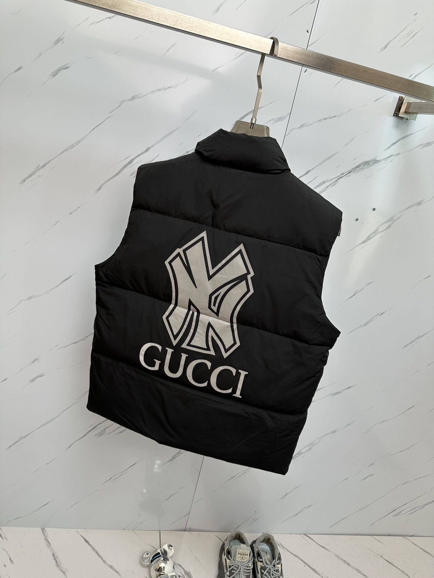 GUCCI秋冬男士马甲羽绒服贸易公司渠道出品完美品相超值性价比体验秋冬必备的高端羽绒服极简风格可商务可休