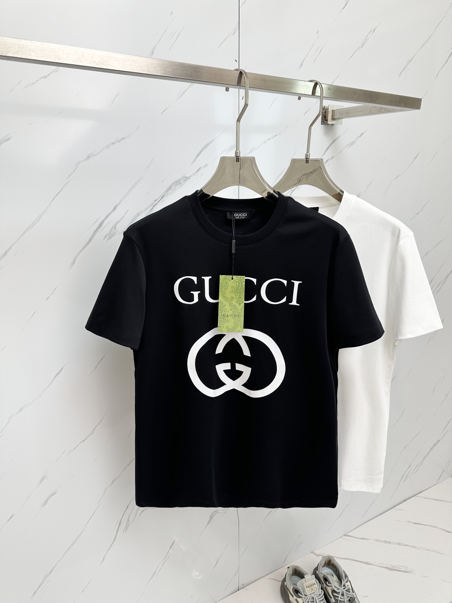 NO:503404,High-end quality 25SS autumn and winter new product base short sleeves, high quality, moderate thickness, high comfort, MP washable and durable, autumn items, good winter base products, must be spare for two pieces. Special recommendations from relatives and friends, gifts are also the best choice!  Code number M-3XL, T-shirt,alexander wang19860909高端品质 25SS秋冬新品打底短袖 质量杠杠的 厚度弹性适中 舒适性高 MP耐洗耐穿 秋季单品 冬季打底佳品 务必人手两件备用 亲戚好友特别推荐款 送礼也是最佳选择！ 码数M—3XL,,T-shirt,alexander wang,Men's clothing