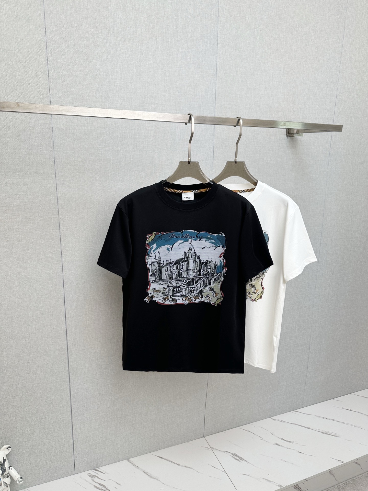 NO:952089,H Home Top Quality 2026 New Short Sleeves!  Original customized fabric, soft to the touch. Top imported private goods, fashionable design and trendy short sleeves, without losing luxury. There is no doubt about the quality. The upper body effect is great, the same style as the luxury official website!  Size S—2XL,,T-shirt,19860909H家 顶级品质 2026新品短袖！原版定制面料,手感柔软.顶级进口私货,时尚设计潮流短袖,不失奢华 品质毋庸置疑 上身效果超赞,奢华官网同款！尺码S—2XL,,T-shirt,,Men's clothing