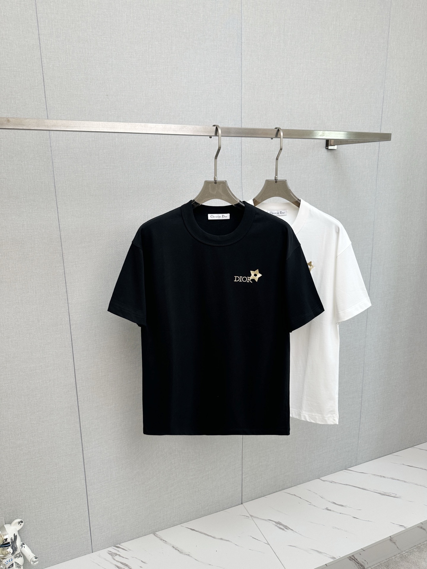 P190 DIOR 2026 ¡nueva camiseta de manga corta! ¡Mismo estilo para hombres y mujeres! ¡Camiseta de manga corta moderna e…