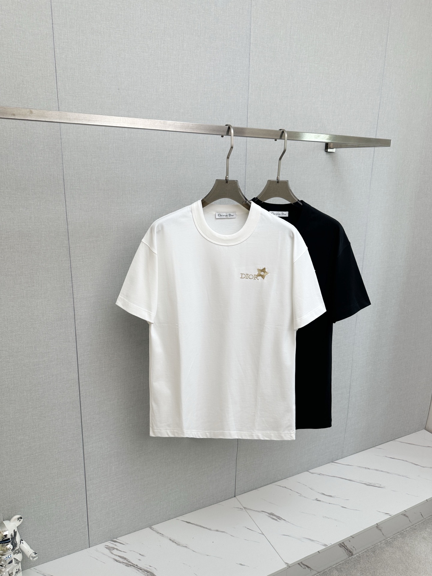 P190 DIOR 2026 ¡nueva camiseta de manga corta! ¡Mismo estilo para hombres y mujeres! ¡Camiseta de manga corta moderna e…