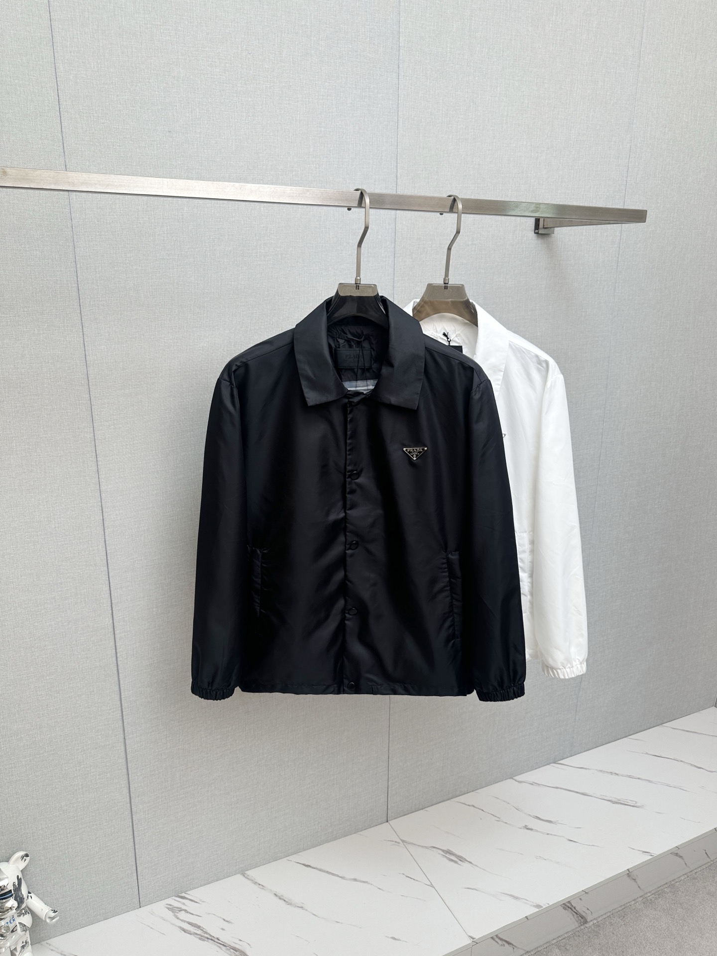 P320 Prada Chaqueta con solapa de moda Prada 26ss. Sincronización ZG. Canal de la empresa comercial Zhenpin La selecció…