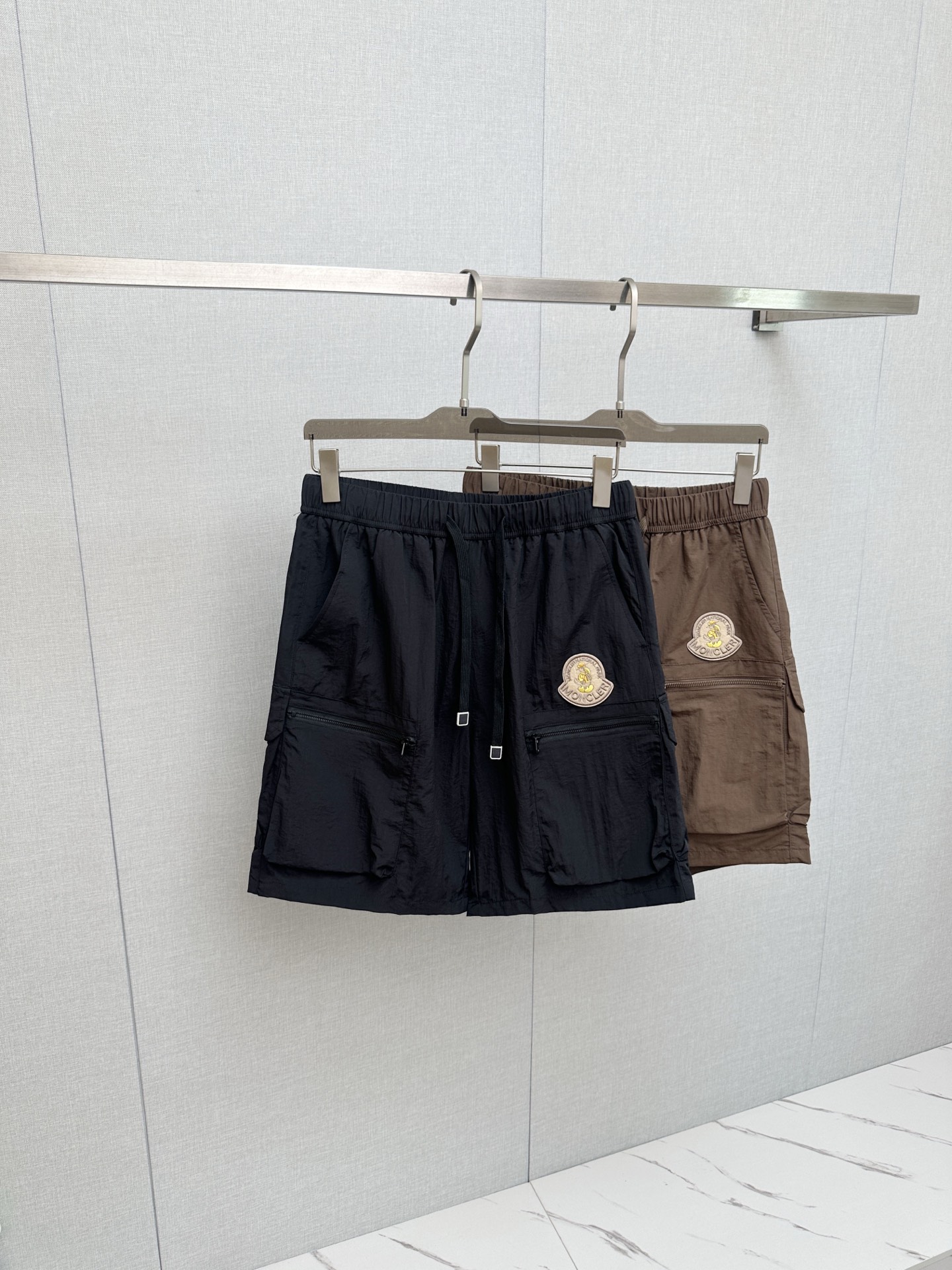 P220 2026 verano nuevo producto. Pantalones cortos casuales de hombre de moda original, con tejido personalizado cómodo…
