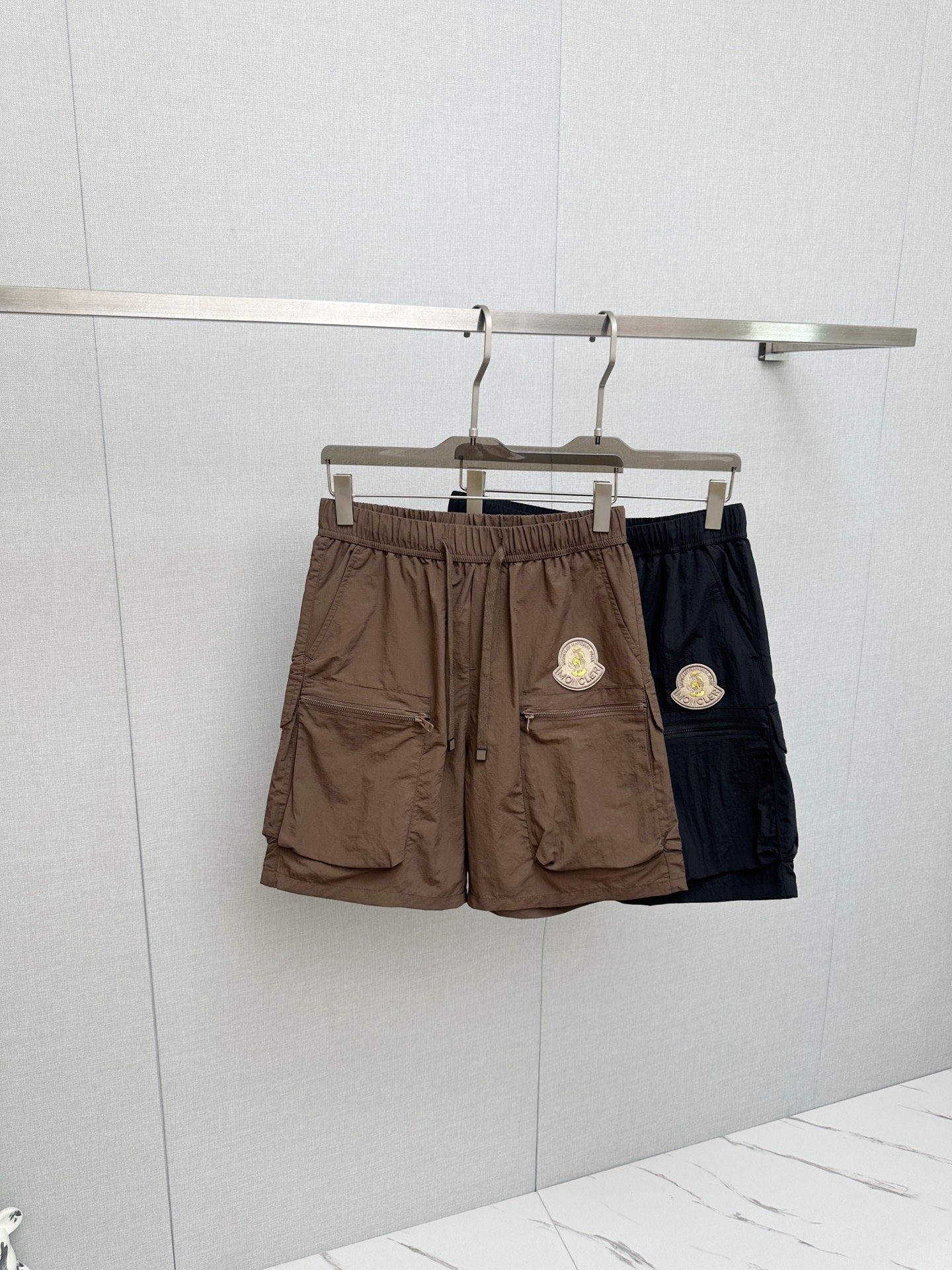 P220 2026 verano nuevo producto. Pantalones cortos casuales de hombre de moda original, con tejido personalizado cómodo…