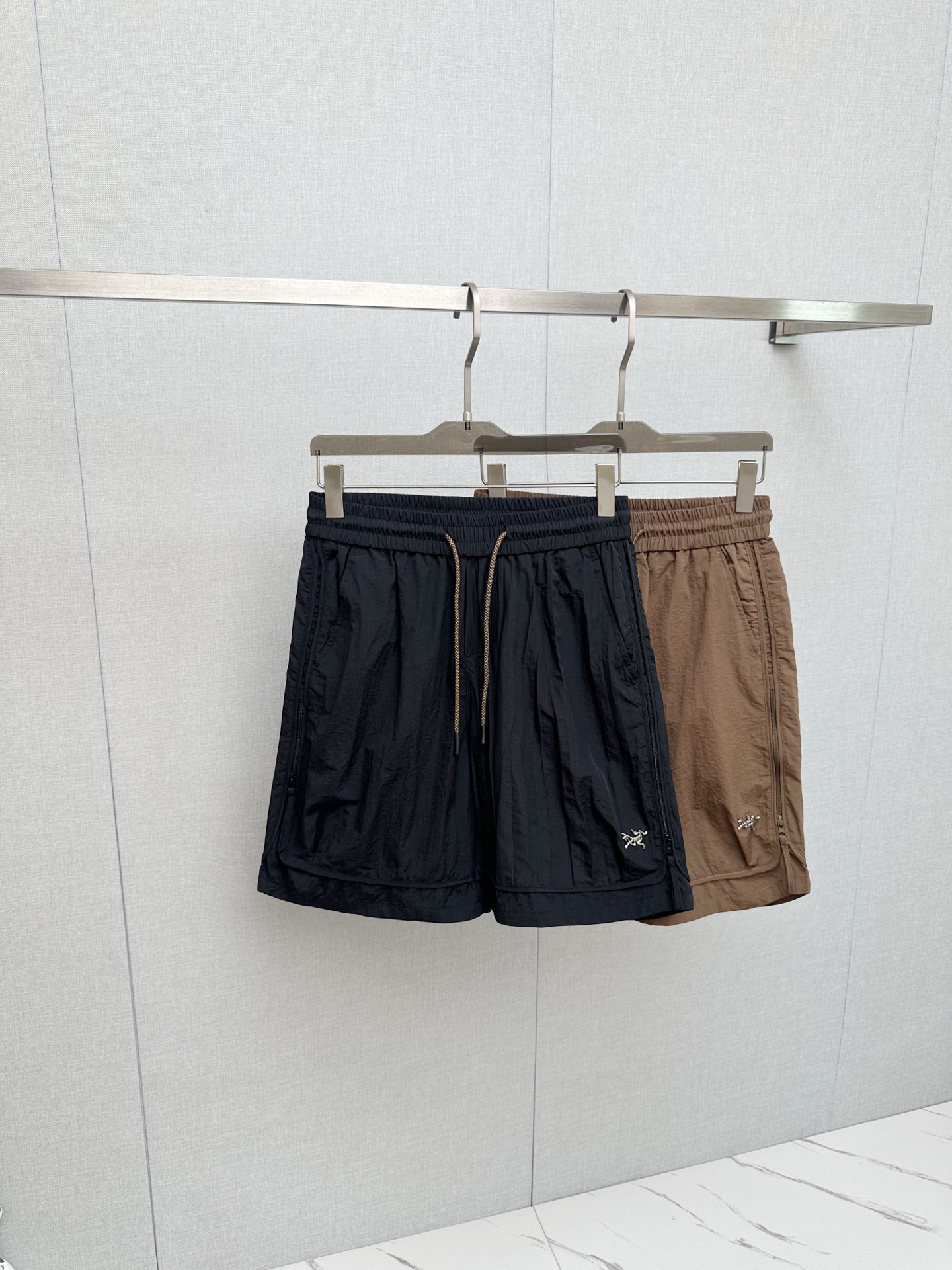 P220 2026 verano nuevo producto. Pantalones cortos casuales de hombre de moda original, con tejido personaliz…