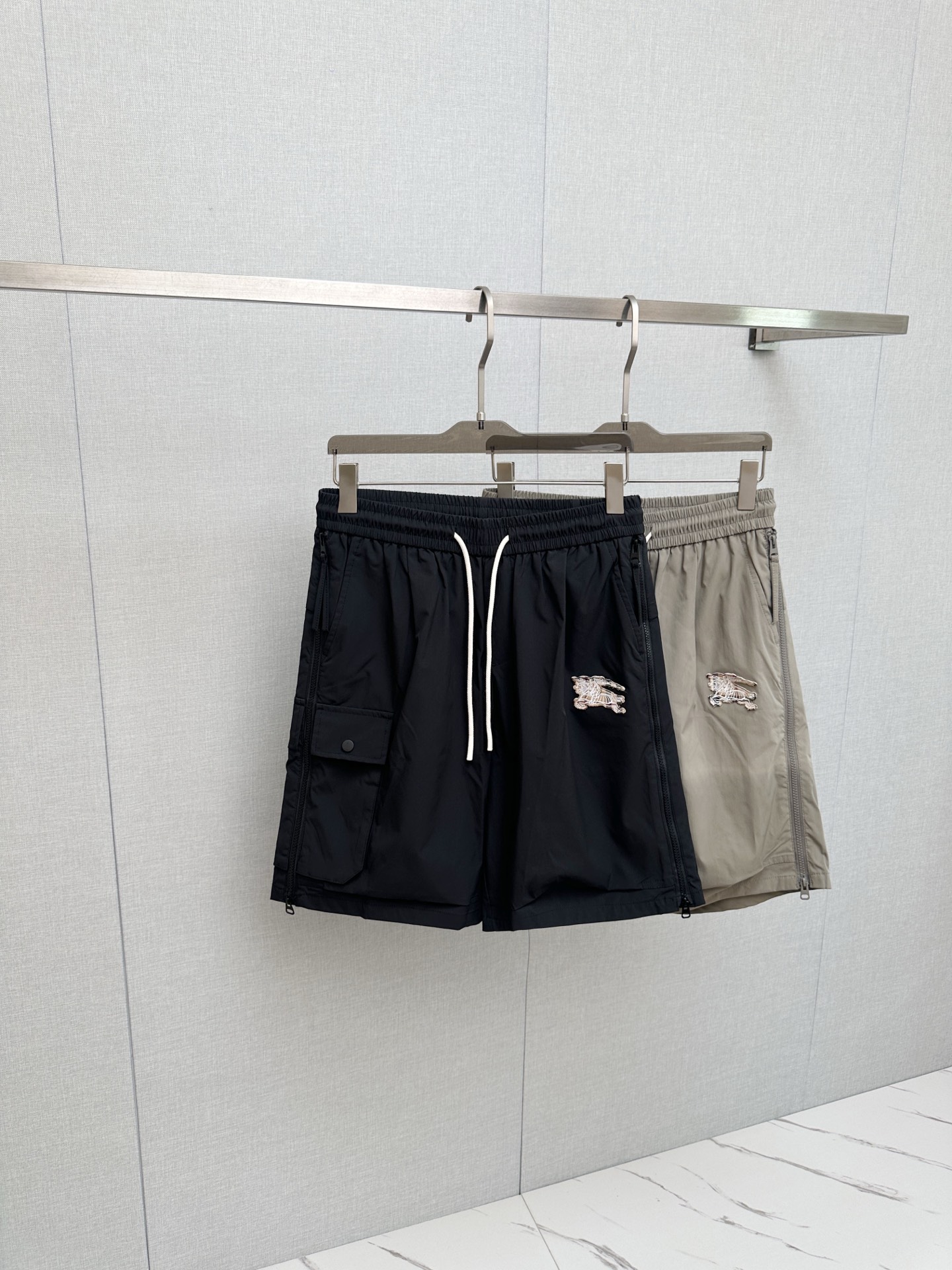 P220 2026 verano nuevo producto. Pantalones cortos casuales de hombre de moda original, con tejido personalizado cómodo…