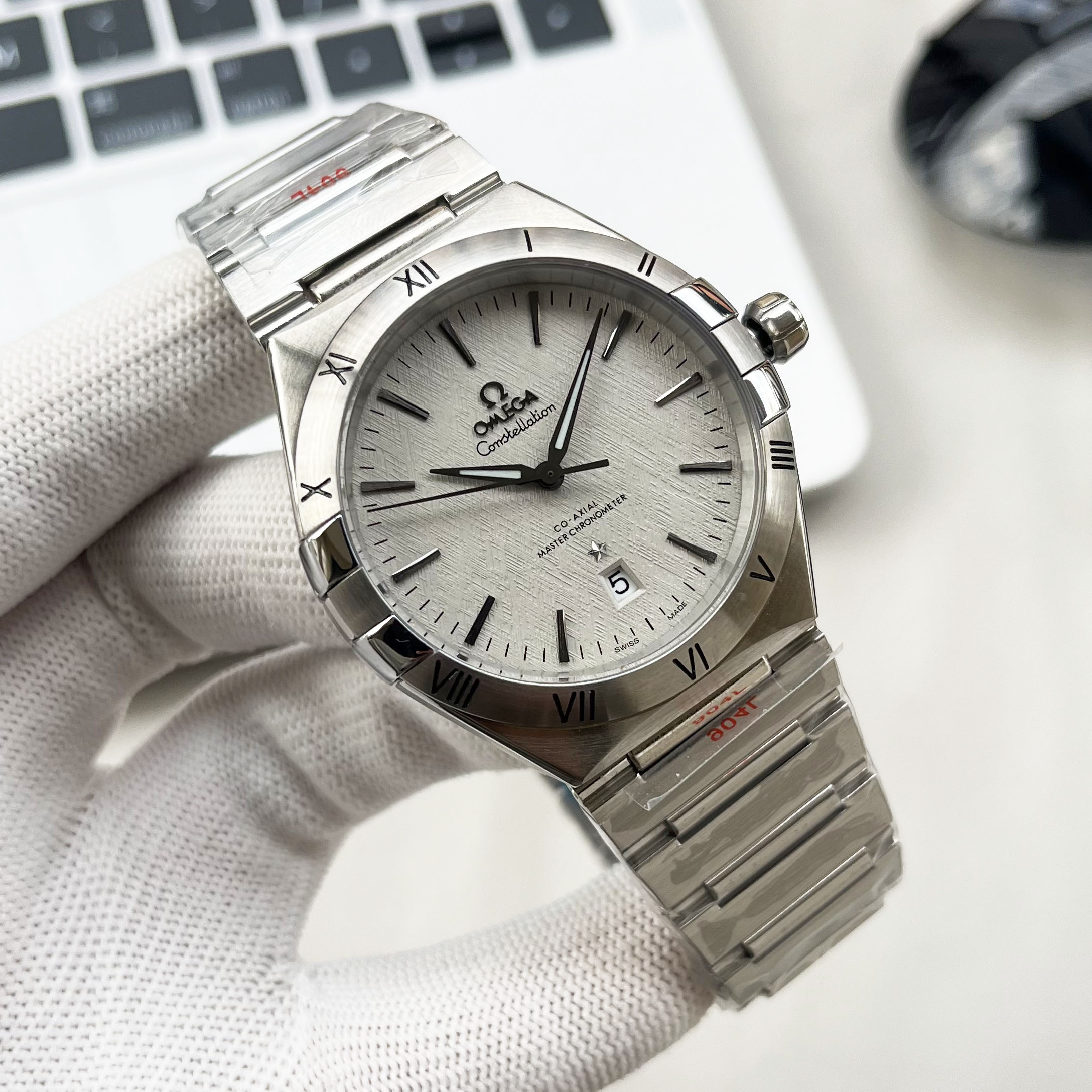 שעון גברים Omega Constellation מודל 8900 משובט בצבע הורדות 41 מ"מ 3 i1736839361428 24 0 1