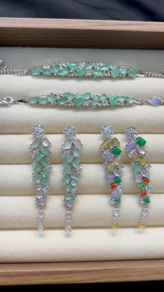 Flash Sale: Silver-Inlaid Sweet Cloud Ice Pop Earrings and Bracelet Set (1 Pair of Earrings, 1 Bracelet)