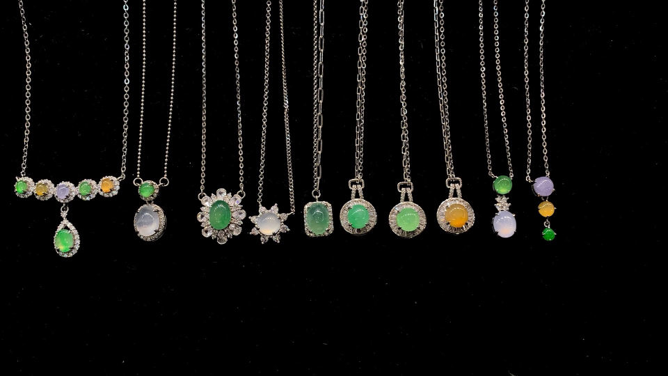 Flash Sale: Silver-Plated Exquisite Clavicle Necklace (1 Piece)
