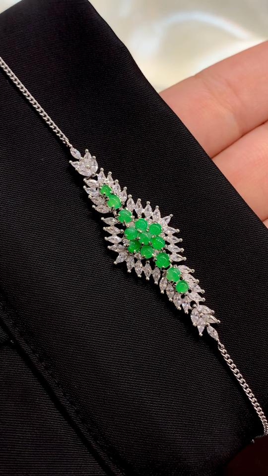 Flash Sale: Silver-Set Ice Green Cabochon Bracelet (Myanmar Jadeite)