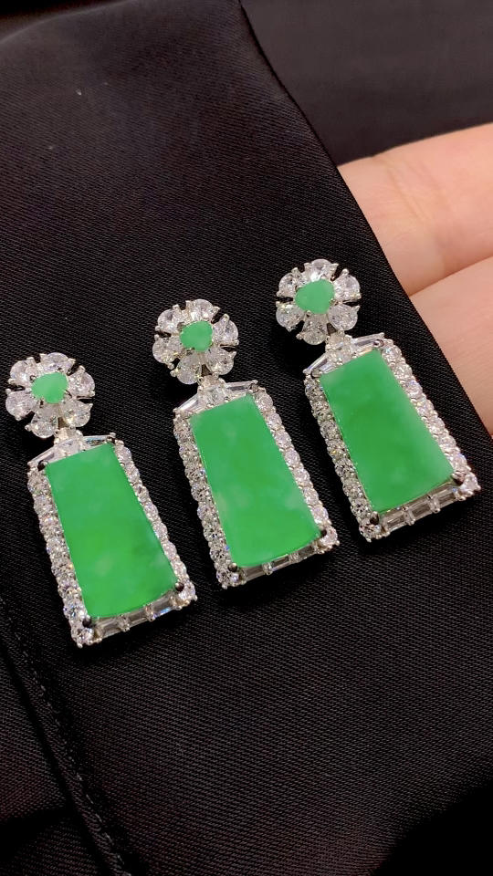 Premium Silver-Inlaid Ice Yang Green Full-Color Wu Shi Pendant