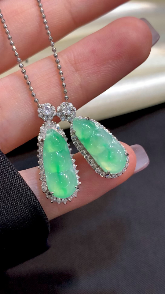 Premium Silver-Inlaid Ice-Glazed Gold-Threaded Green Fortune Beans