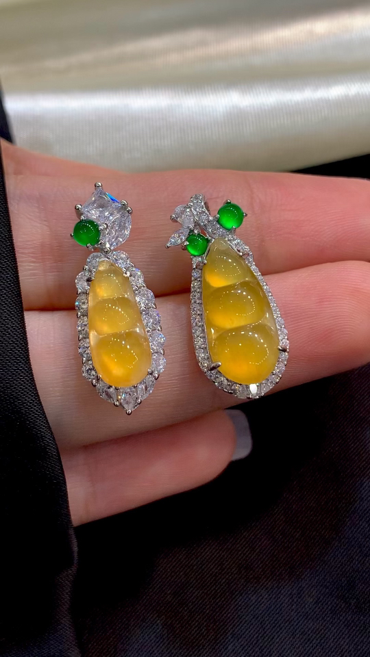 Premium Silver-Inlaid High-Ice Fluorescent Chicken-Yellow Fu Bean (Left/Right)
