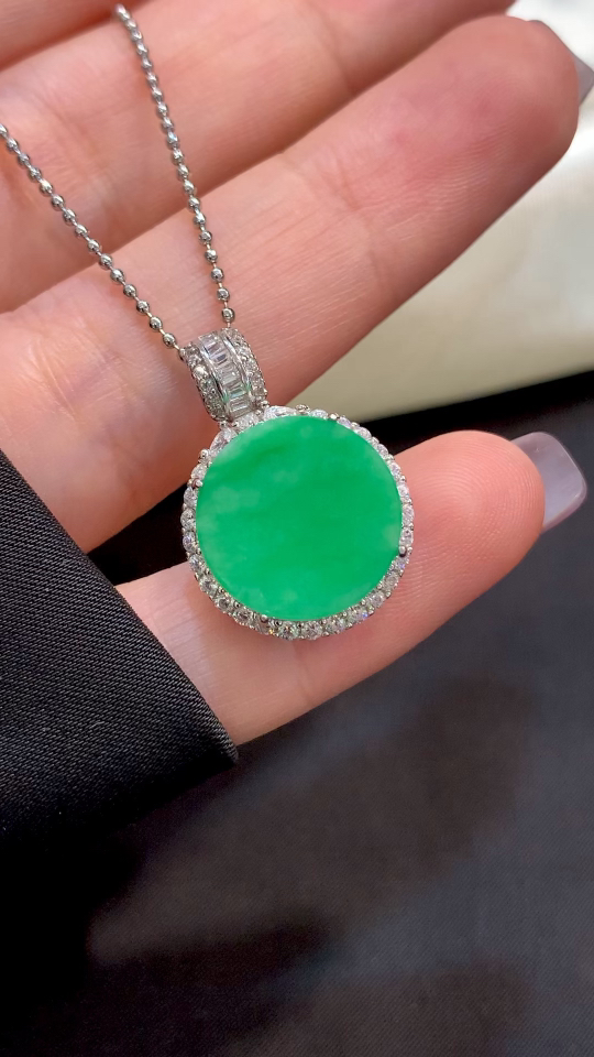 Premium Silver-Inlaid Round Pendant in Full Vivid Green Jade