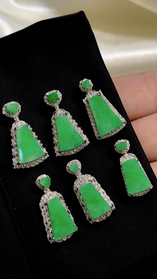 Premium Silver-Inlaid, Imperial Green, Full-Color Wu Shi Pendant
