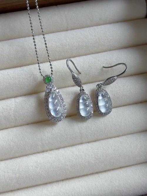 Natural light, silver-set ice-frost feng shui bean pendant and earring set / piece