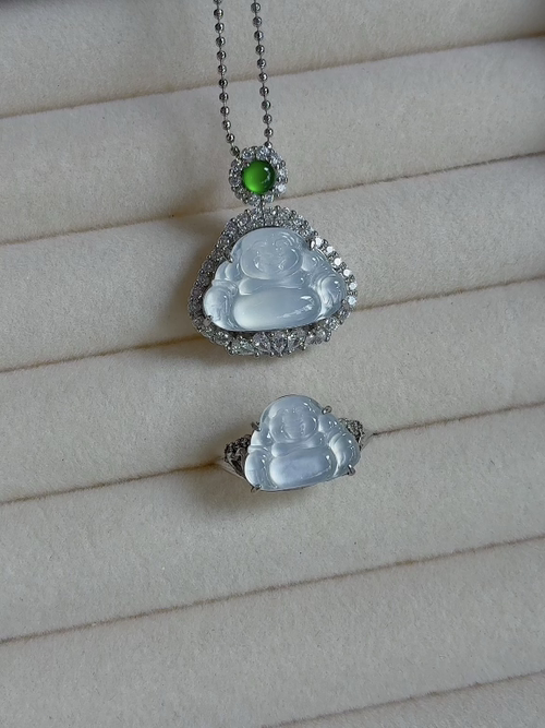 Silver-set natural light photo: Ice-translucent, burst-light Buddha pendant and ring