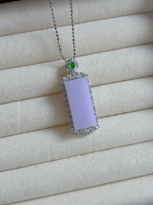 Silver-inlaid, natural light photo: Icy, smooth lavender Wushi pendant