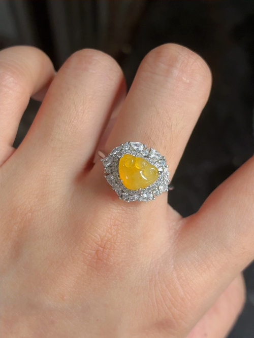 Silver-encrusted natural light photo: Icy, lemon-yellow Ruyi ring