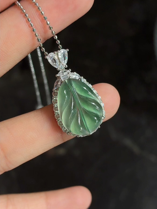 Silver-set natural light photo: High-ice clear base leaf pendant