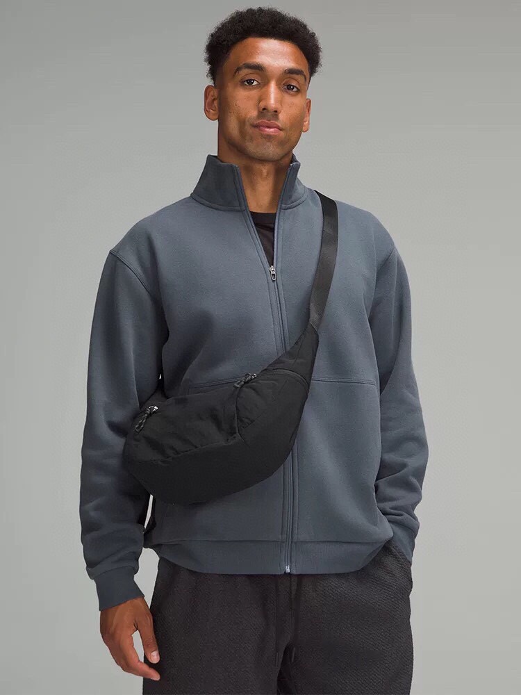 lululemon Slouchy 斜挎包 2