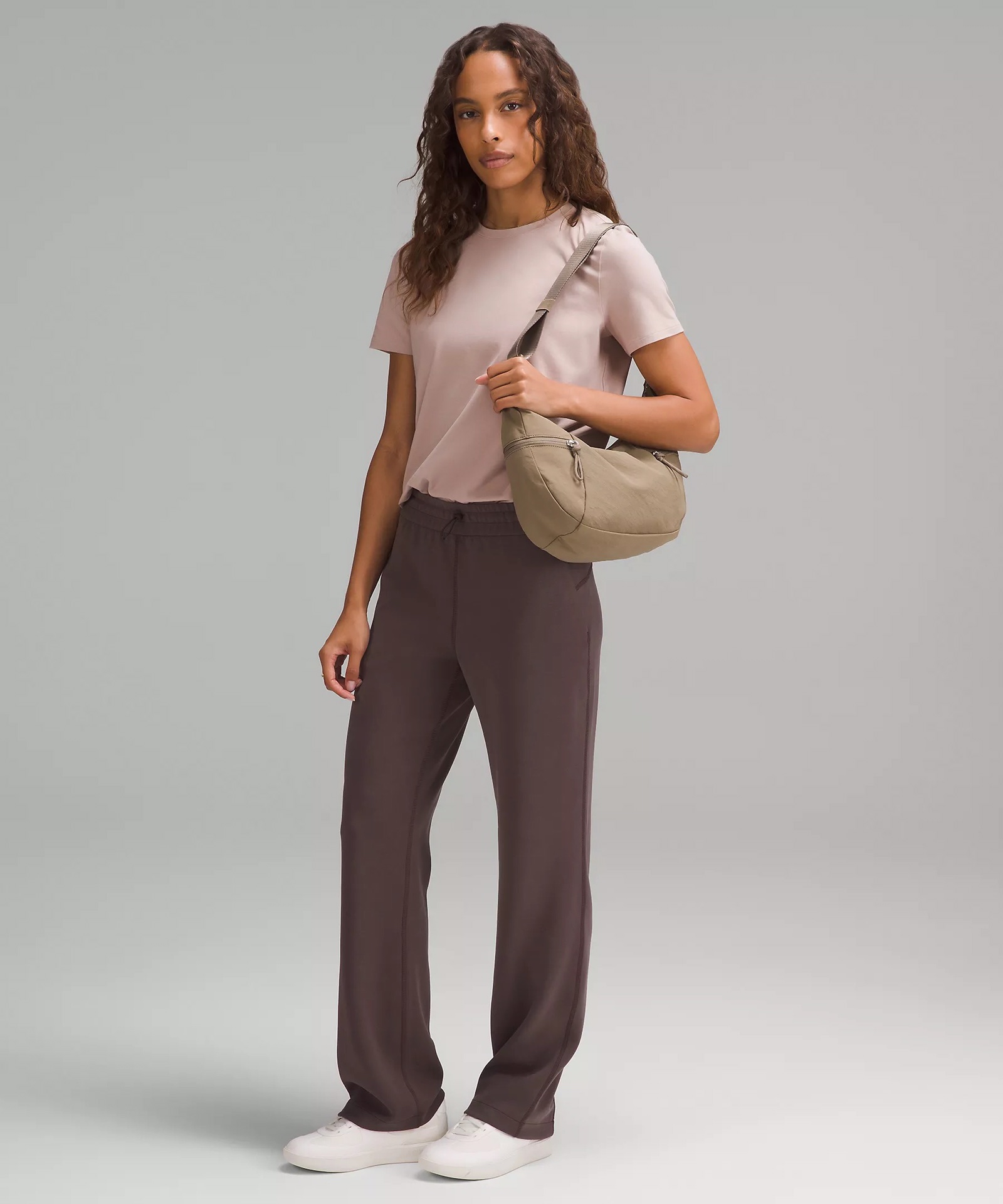 lululemon Slouchy 斜挎包 3