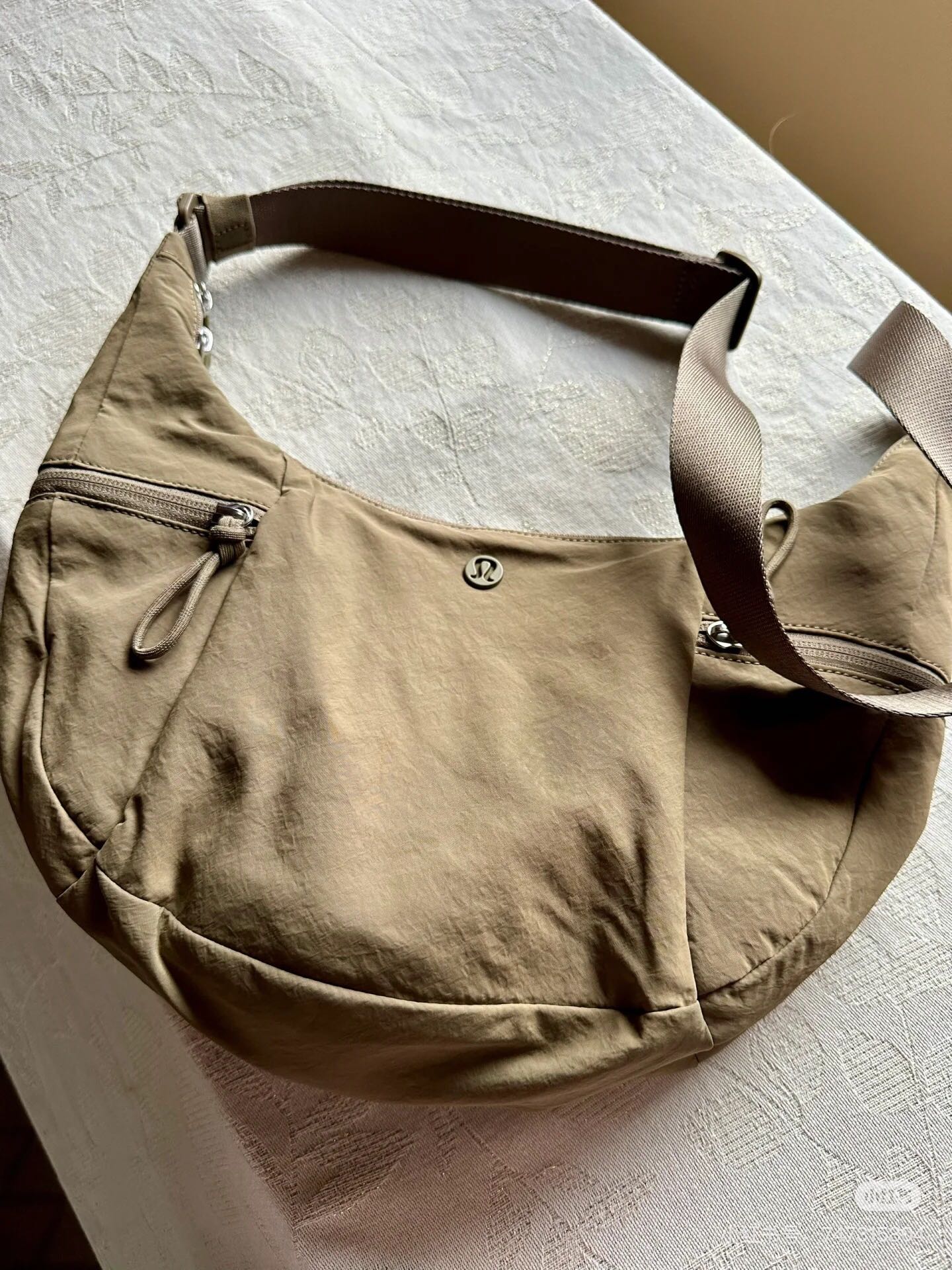 A durable, timeless piece that seamlessly balances style and practicalit - Comprehensive 11
