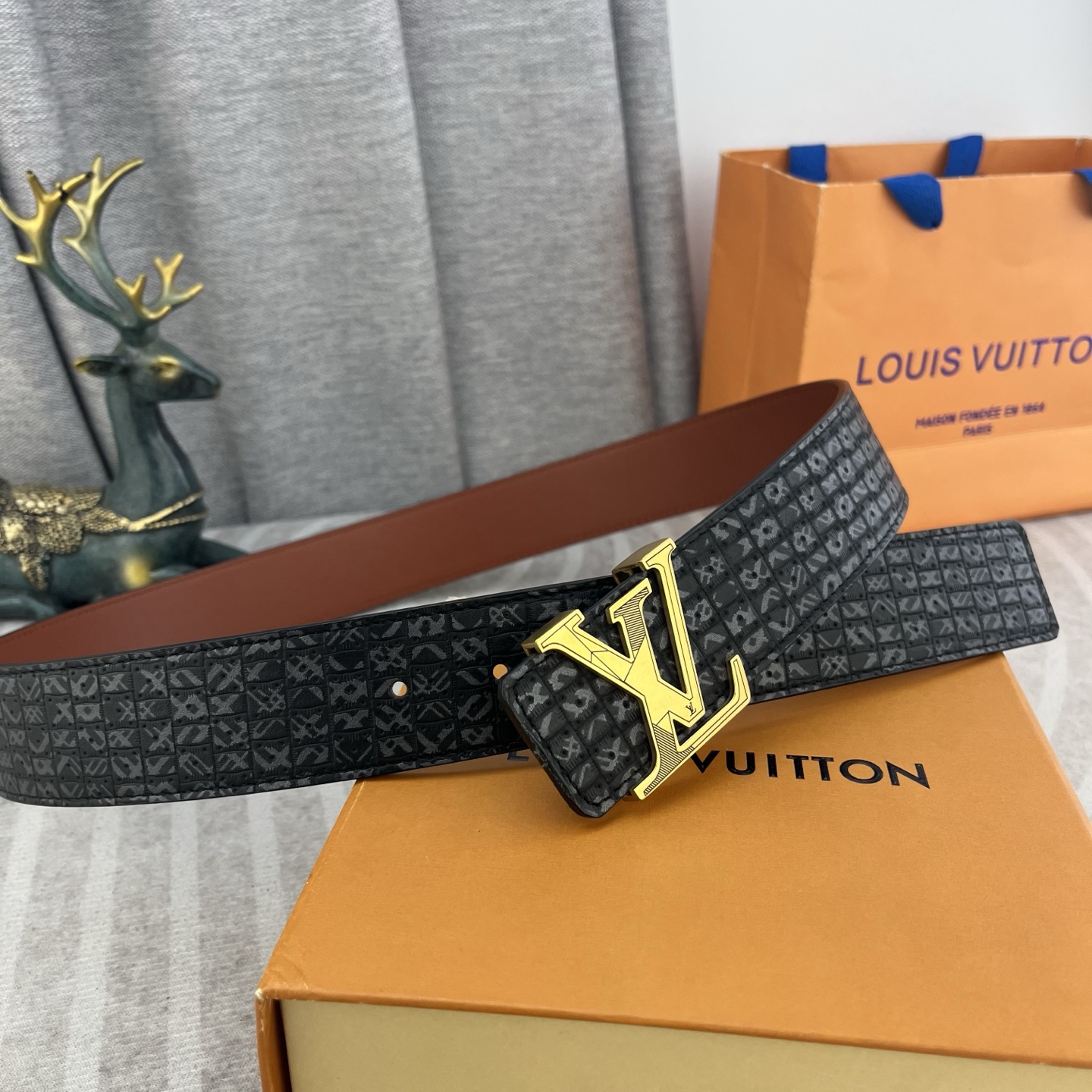 LV💕 特种皮腰带系列 ，原厂五金精品不锈钢扣，手感柔软舒适 宽3.8CM。 👉