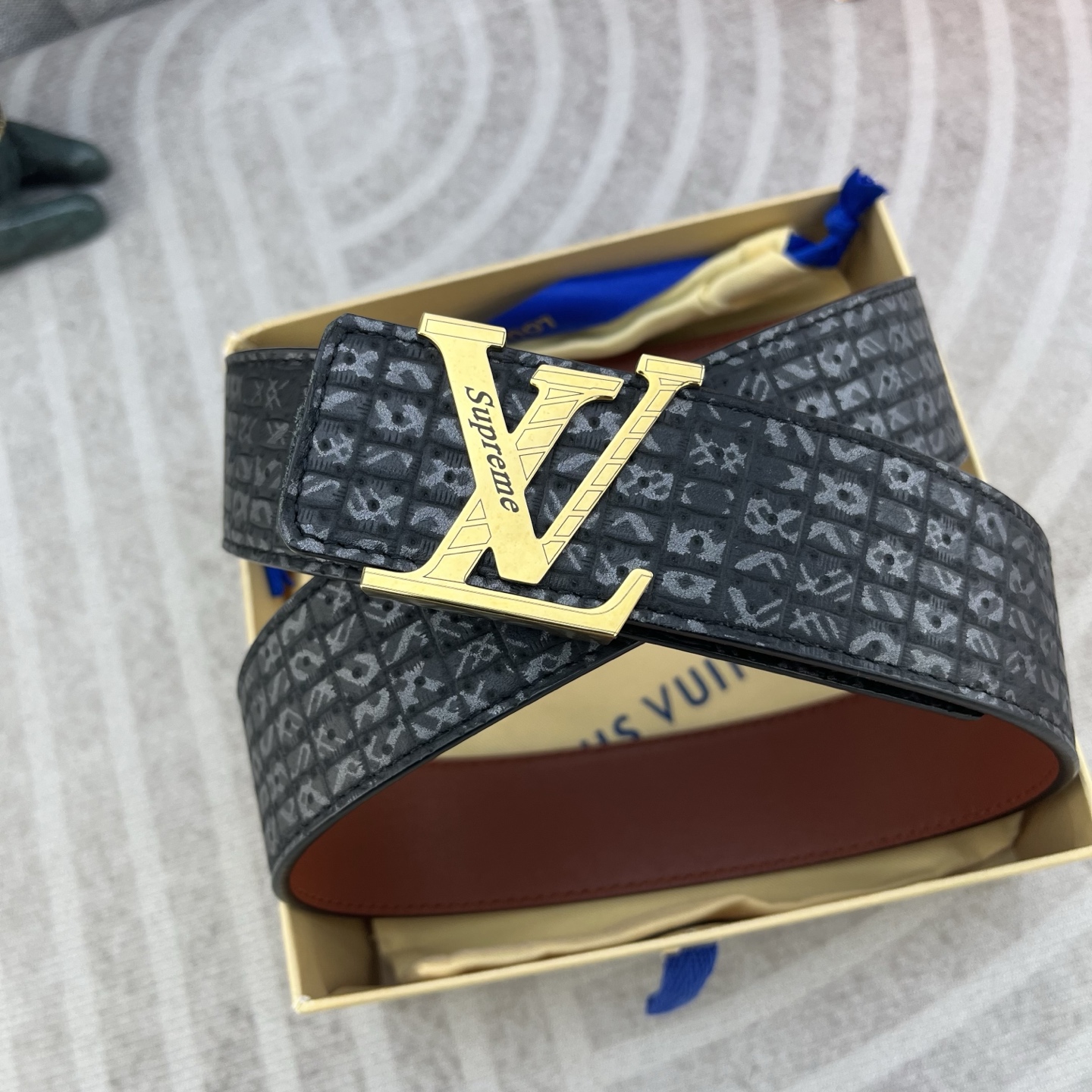 LV💕 特种皮腰带系列 ，原厂五金精品不锈钢扣，手感柔软舒适 宽3.8CM。 👉 👉 👉