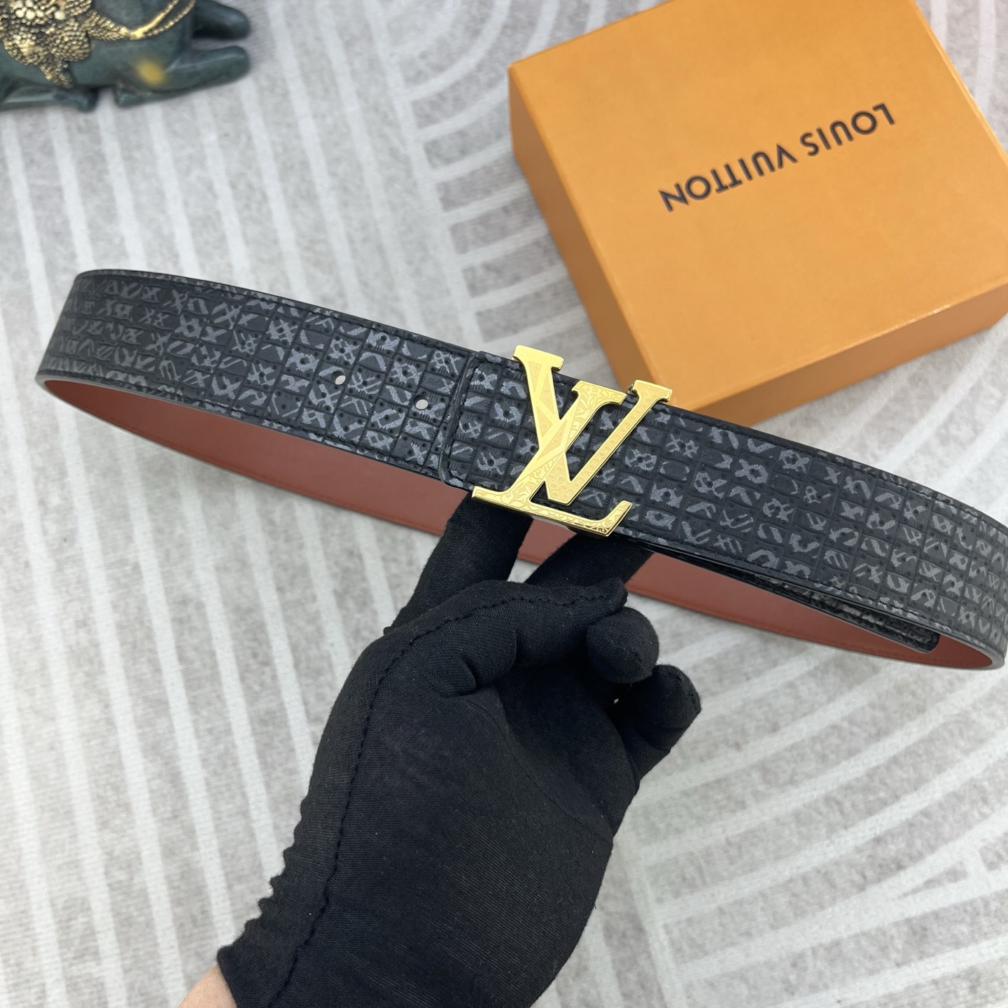 LV💕 特种皮腰带系列 ，原厂五金精品不锈钢扣，手感柔软舒适 宽3.8CM。