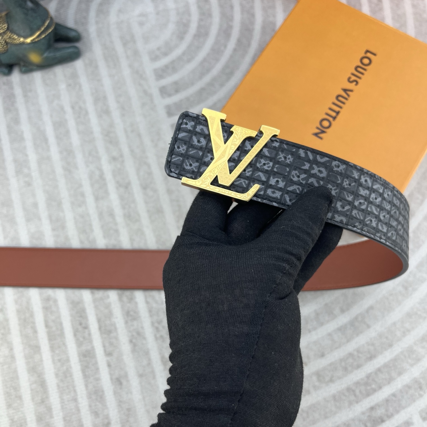 LV💕 特种皮腰带系列 ，原厂五金精品不锈钢扣，手感柔软舒适 宽3.8CM。