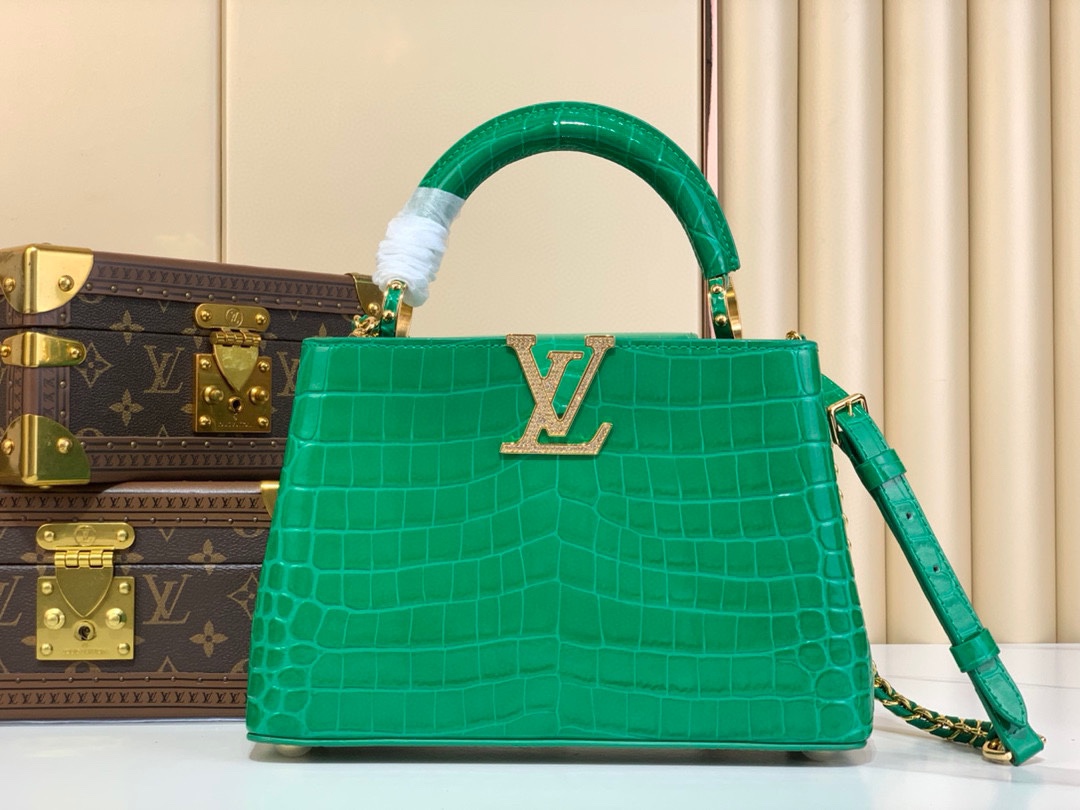 Louis Vuitton LV Capucines Bolsos de mano Verde Piel de oveja Mini M48865