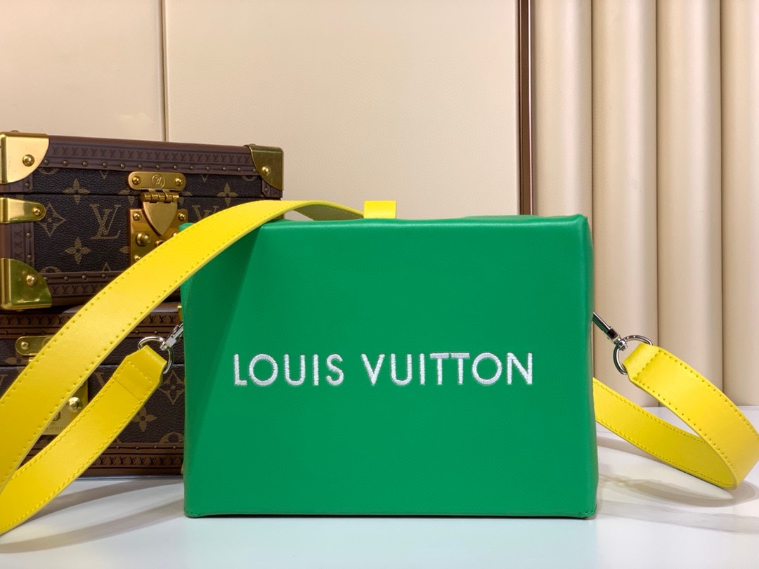 Louis Vuitton Bolsos de mano Bolsos de Tote Cuero de vaca M24455