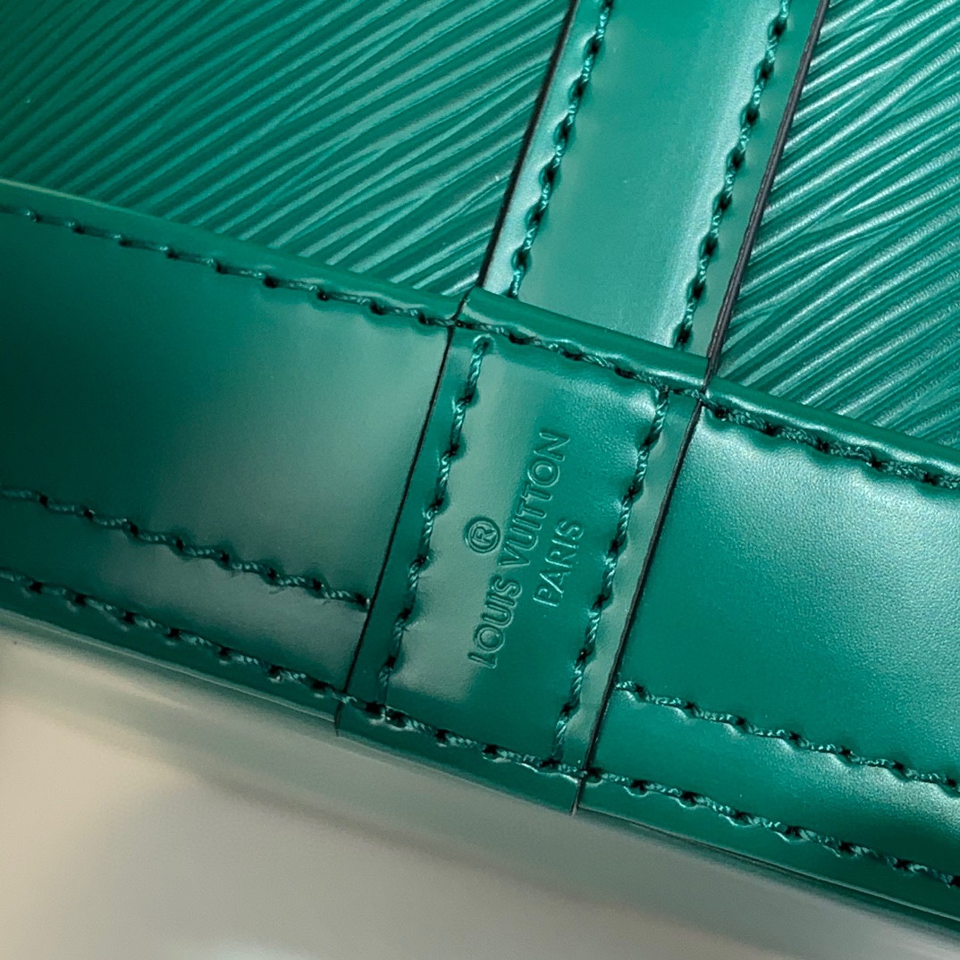 Louis Vuitton Noé BB Bucket Bag Epi Leather Green with Monogram Wallet 6 i1730648798 1478 1