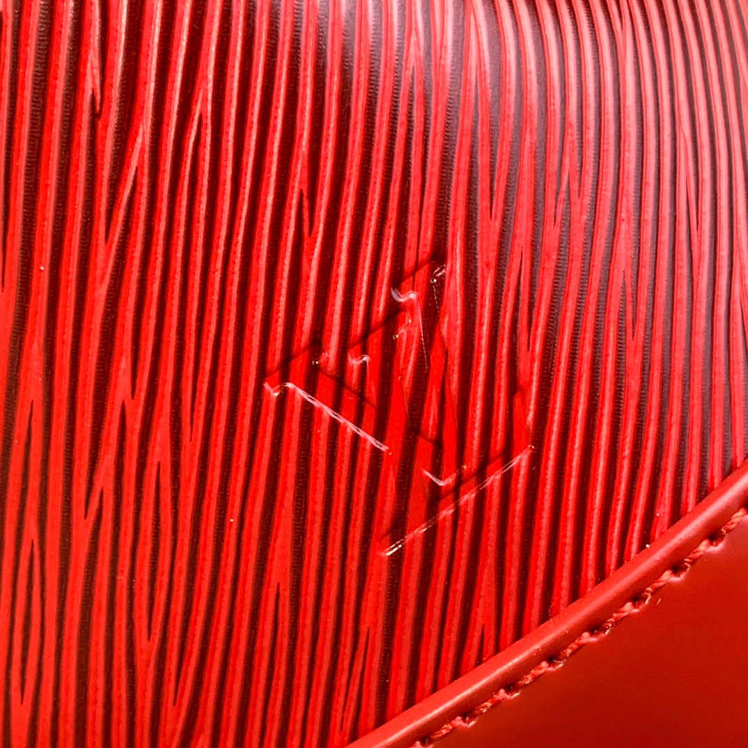 Louis Vuitton Noé BB Bucket Bag Epi Leather, Red - Compact & Stylish 5 i1730648933 4271 2