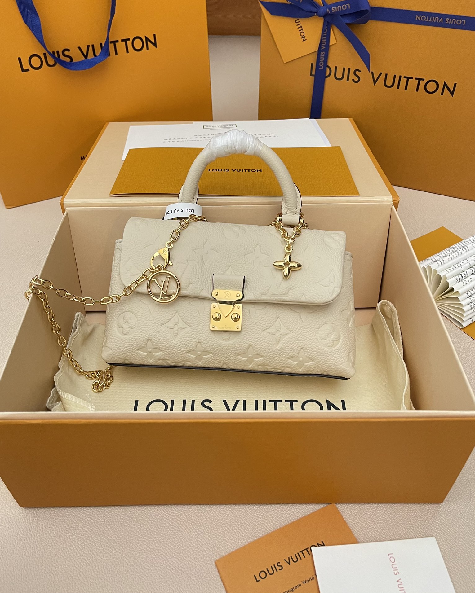 Louis Vuitton Bolsos de mano Negro Azul Blanco Empreinte​ Cadena M12144