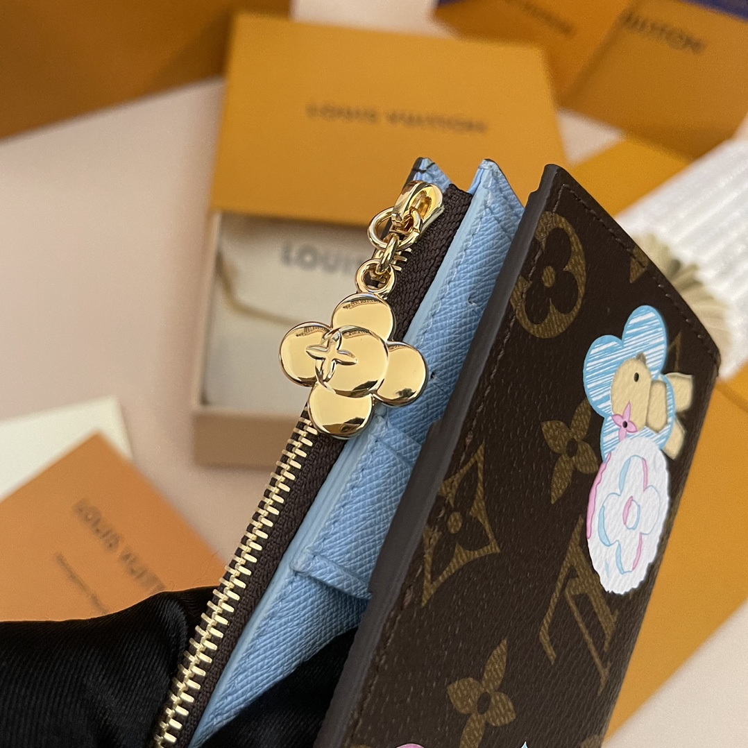 Louis Vuitton Lisa Wallet Monogram Canvas Snow Show Limited Edition 6 i1731334091 7103 8