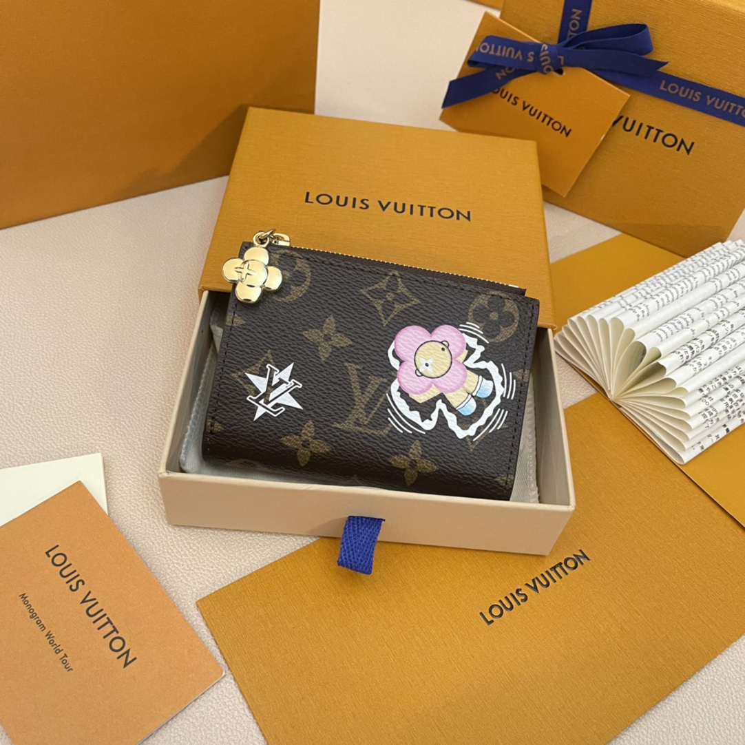 Louis Vuitton Lisa Wallet Monogram Canvas Snow Show Limited Edition 2 i1731334091 8564 0