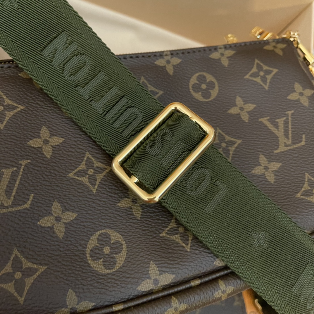Louis Vuitton Multi Pochette Accessoires Monogram Canvas Crossbody Bag 6 i1731564401 6837 0
