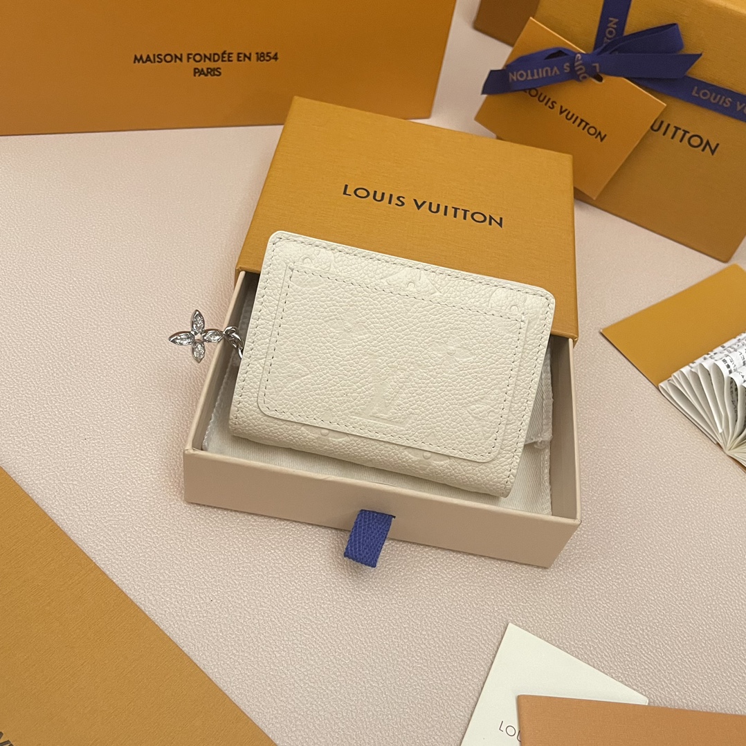Louis Vuitton Cléa Wallet Monogram Amplant Leather Azur/Crème M12188 2 i1731854428 3032 7