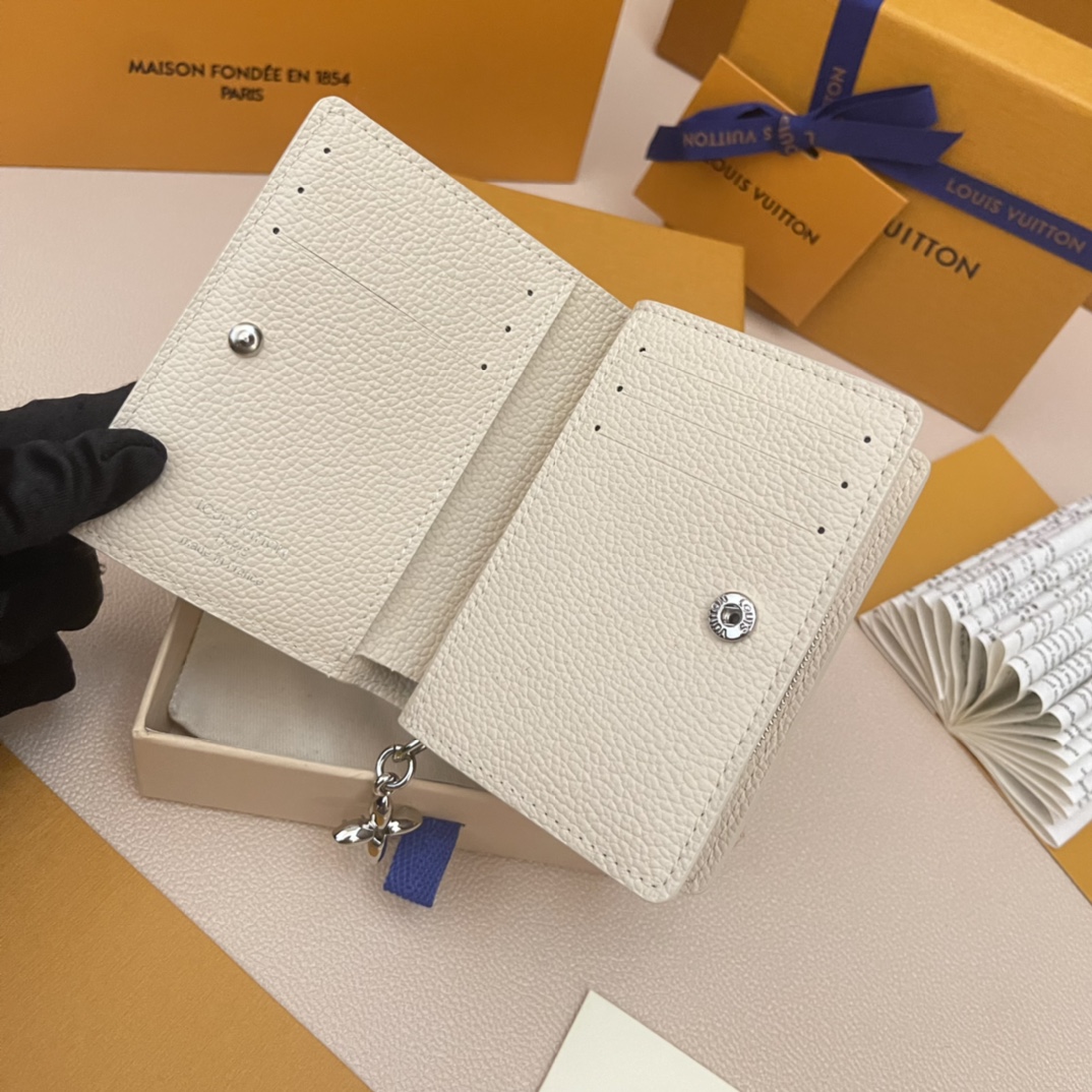 Louis Vuitton Cléa Wallet Monogram Amplant Leather Azur/Crème M12188 7 i1731854428 6413 8