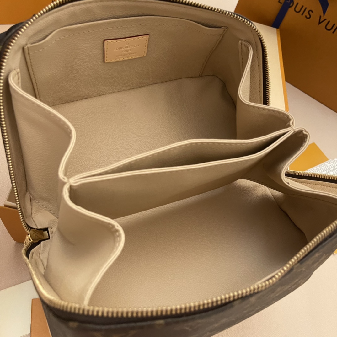 Louis Vuitton Toiletry Pouch Monogram Canvas Travel Bag, 24 x 13 x 13 cm 7 i1733490318 2453 4